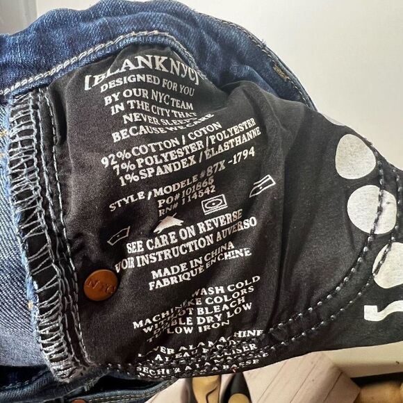 Blanknyc Your Favorite Womens Denim Jeans Straight Leg Distressed Blue  Size 28 - Picture 11 of 11